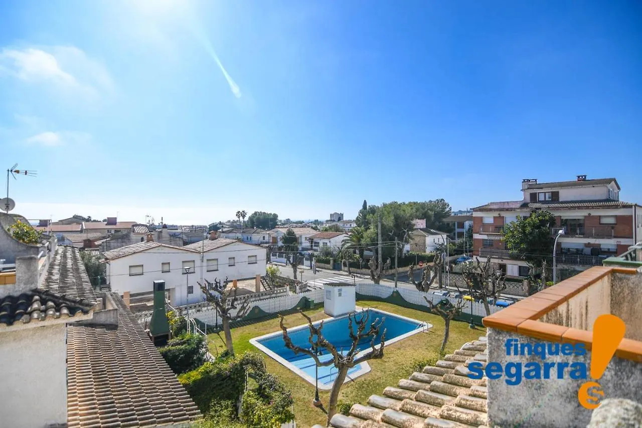 Villa Enric Borras Roda de Berà  0*, Roda de Berà (Roda de Bará)