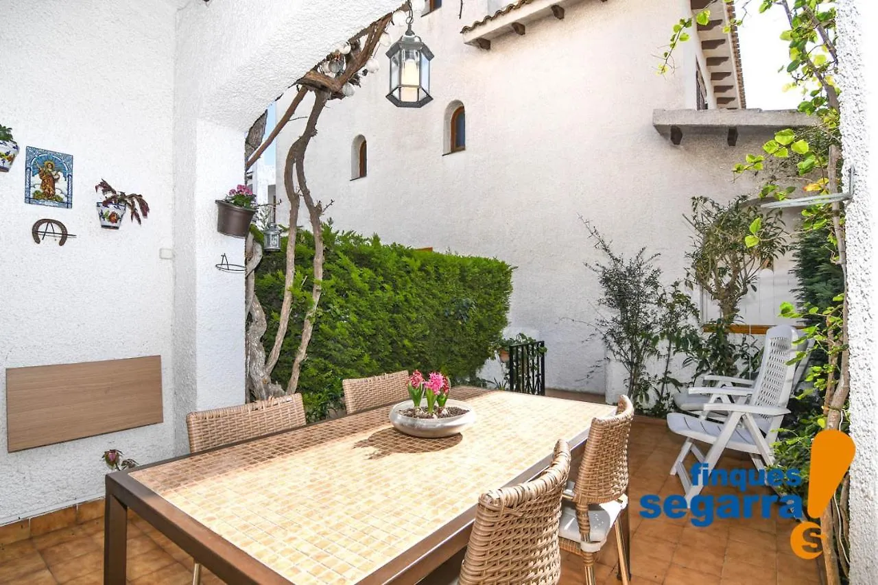 Enric Borras Villa Roda de Bera Spain